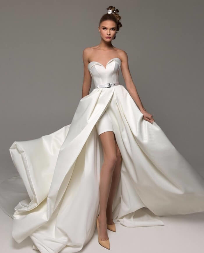 Вырез в форме сердца