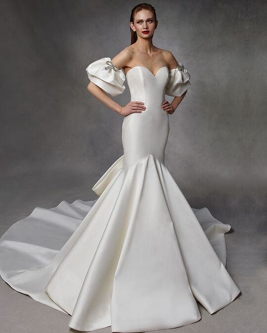 С открытыми плечами