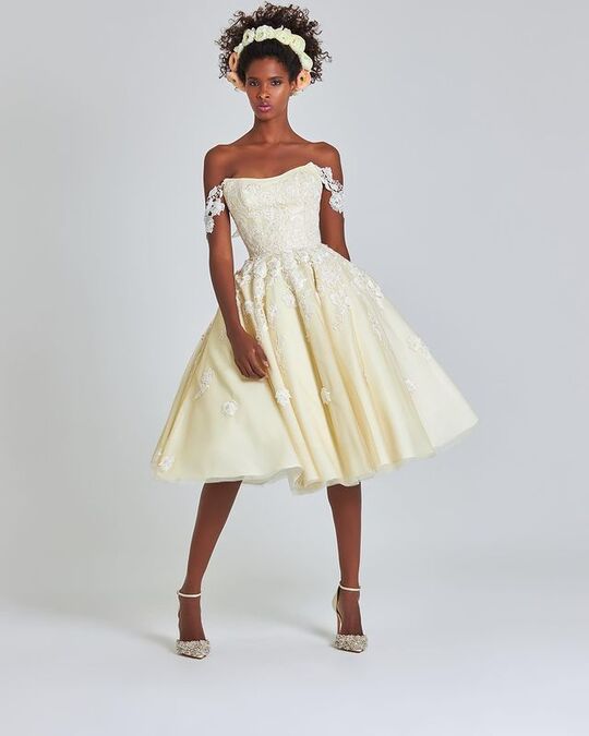 Молочное платье