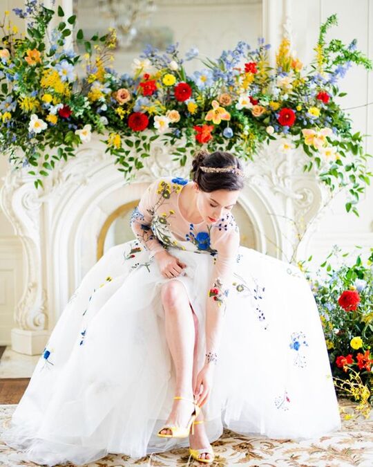 Платье с вышивкой