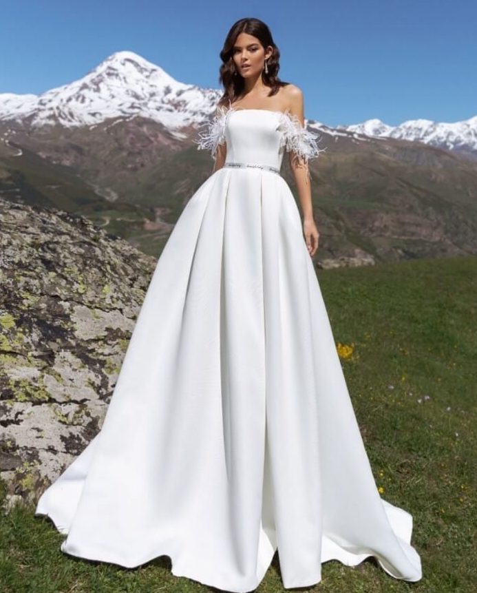 Атласное платье