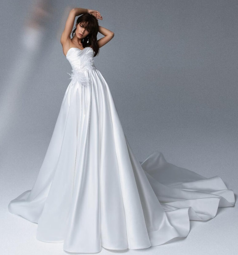 Платье с пышной юбкой