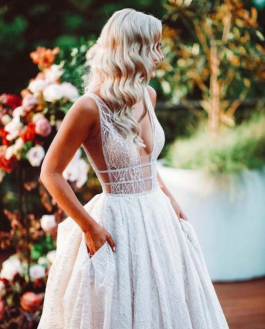 На бретельках