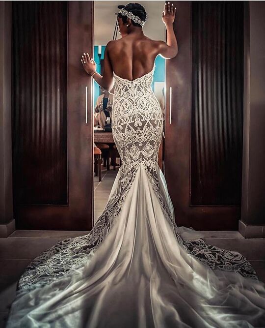 Платье с вышивкой