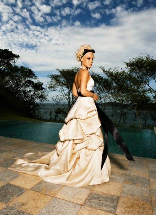 Платье от Monique Lhuillier