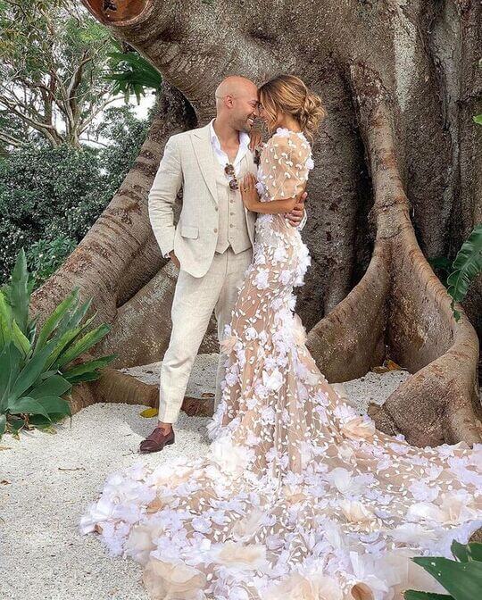 Костюм и платье в пастельных тонах