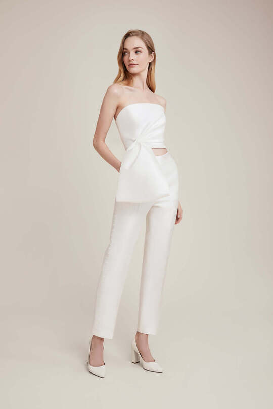 Костюм в стиле минимализм