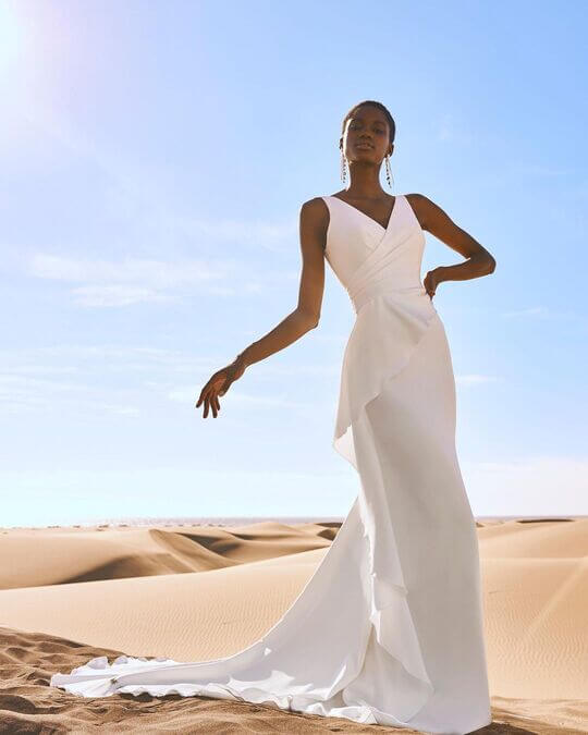 Платье в минималистическом стиле