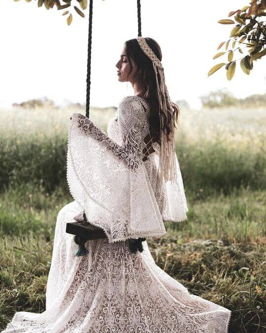 Платье из кружев