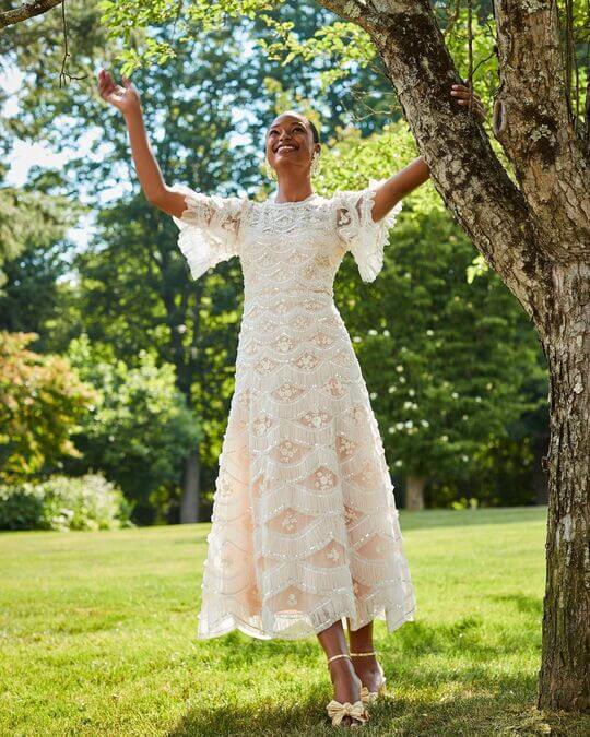 Платье с вышивкой