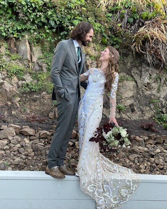 Голубое платье