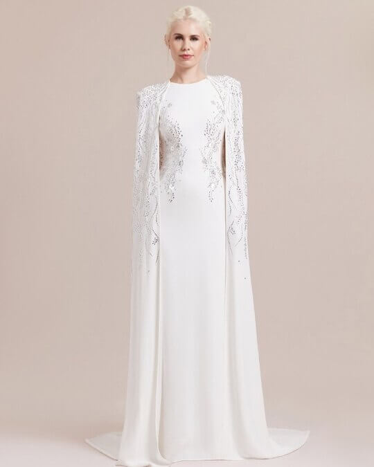 Кейп с белым платьем