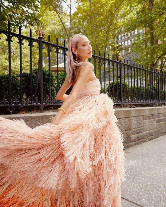 Юбка из страусиных перьев