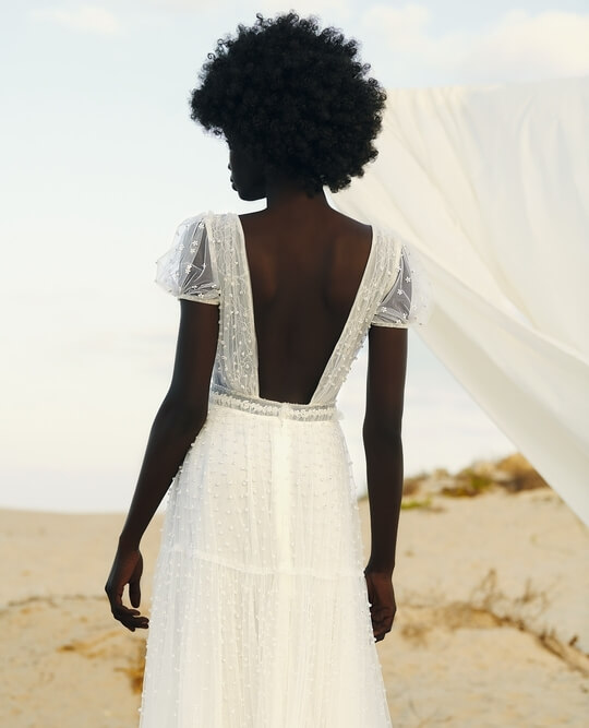 С открытой спиной