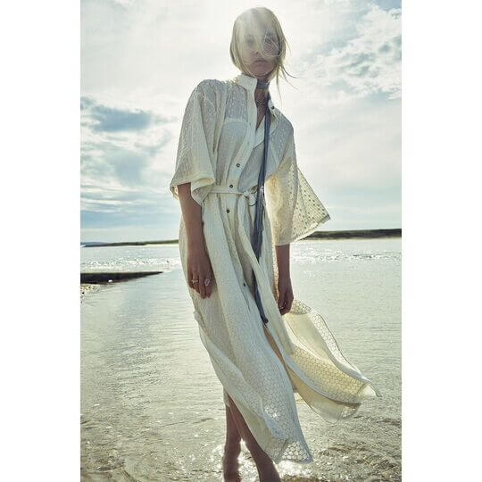 Платье без излишеств