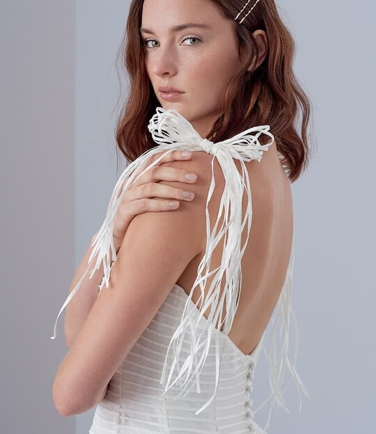 Минималистичные украшения прически