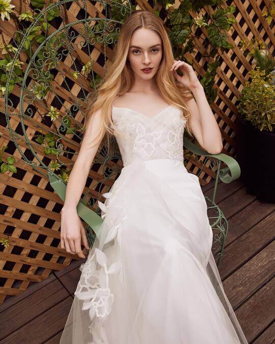 Свадебная прическа с распущенными волосами