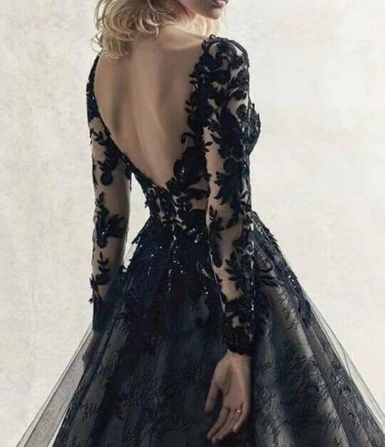 Черный цвет и нюд