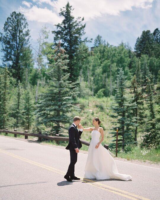 Эмили ди Донато в свадебном платье Оскар де ла Рента