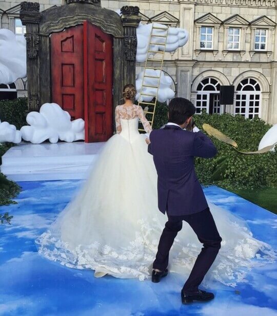 Наталья Захарова в свадебном платье Вера Вонг