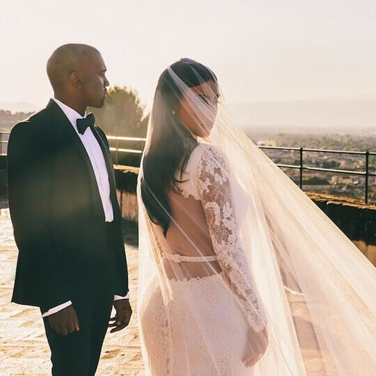 Свадебное платье Ким Кардашьян со спины