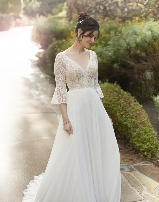 Нежное платье из кружева Off-the-Peg Gowns