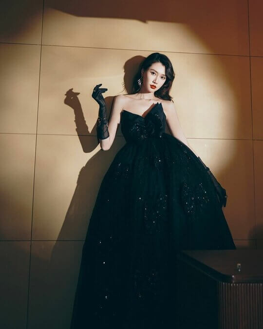 Перчатки под черное платье