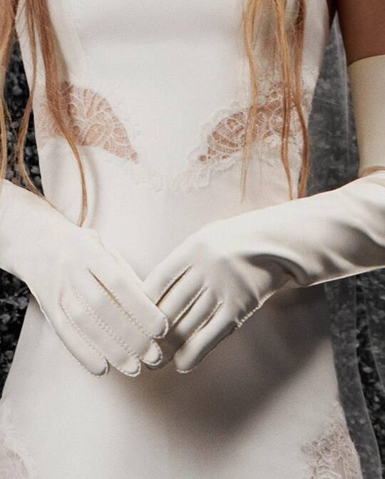 Перчатки к свадебному платью от Вера Вонг