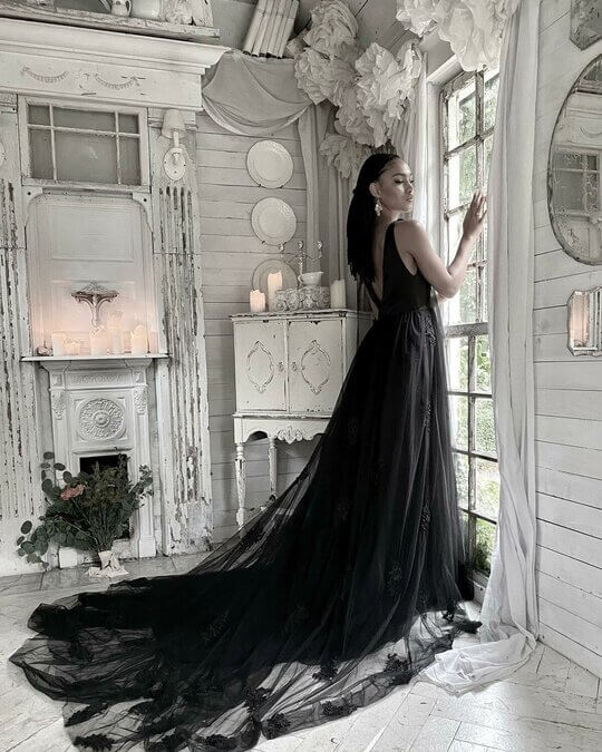 Черное свадебное платье