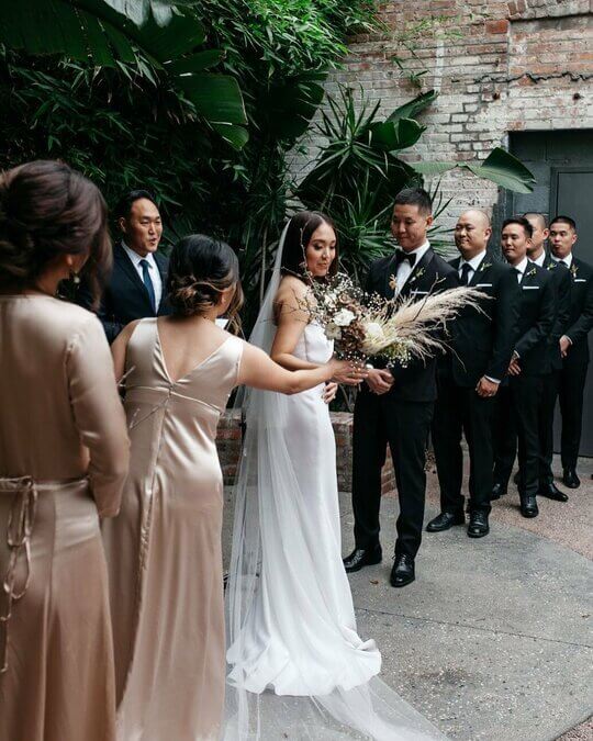 Гости на свадьбе