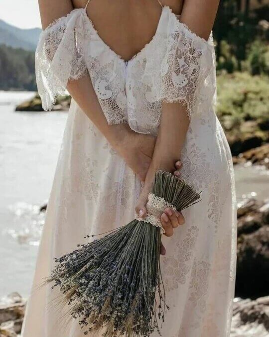 Кружева на платье