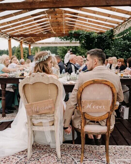 Свадебные стулья