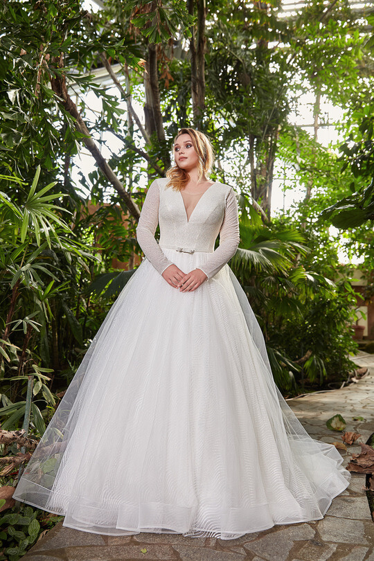 Платье с длинными рукавами