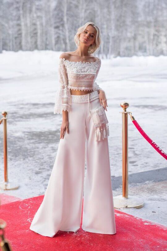 Кроп-топ и брюки-палаццо