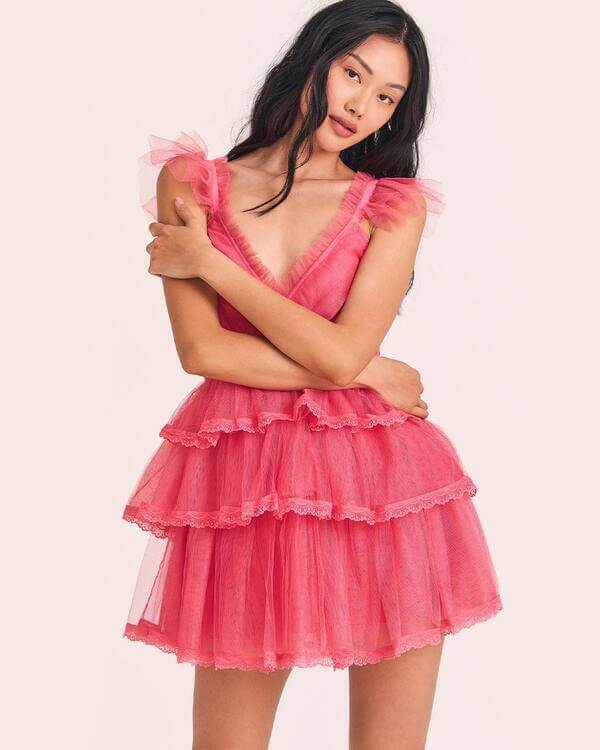 Платье цвета фламинго