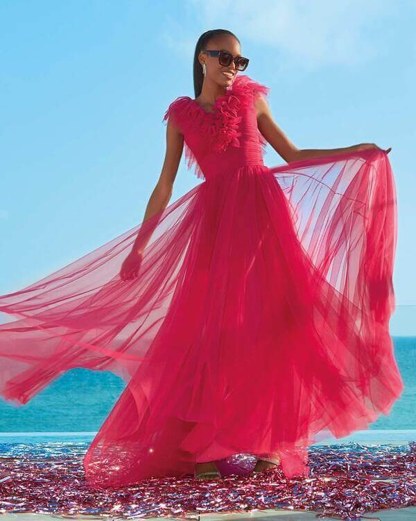 Платье с воланами из фатина