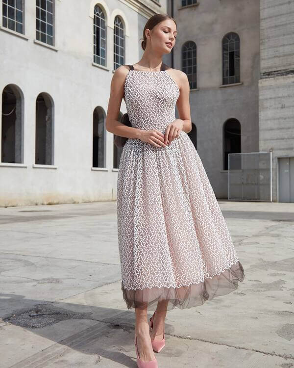 Платье оттенка пыльной розы