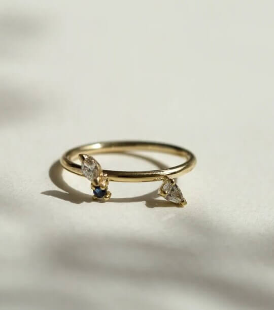 Обручальное кольцо с несколькими камнями Grace Lee