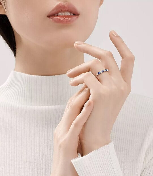 Обручальное кольцо Tiffany & Co с синими сапфирами