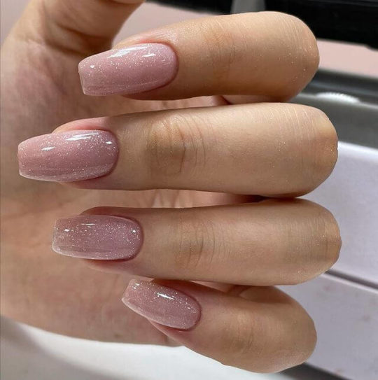 Свадебный маникюр с цветной базой