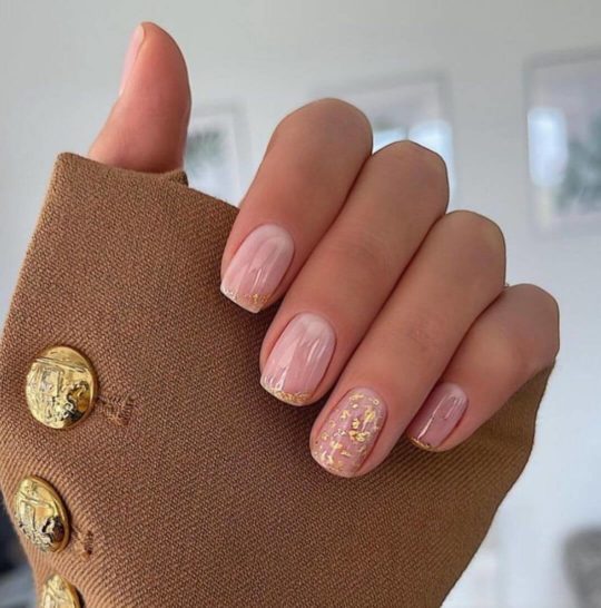 Маникюр на квадратную форму ногтей