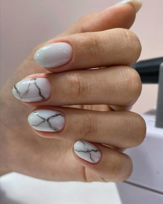 Свадебный маникюр на овальные ногти