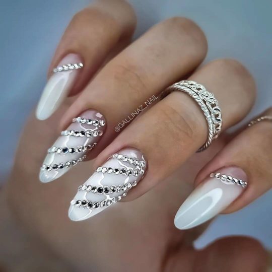 Овальные ногти свадебный дизайн