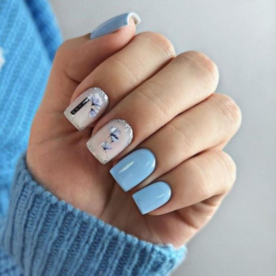 Голубой свадебный маникюр