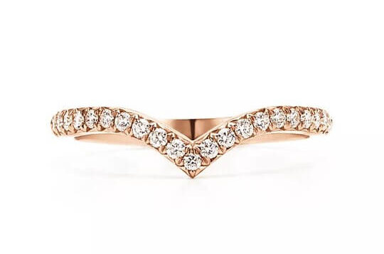 V-образное обручальное кольцо от Tiffany & Co