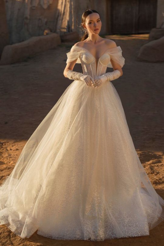 Платье от свадебного салона Love Forever