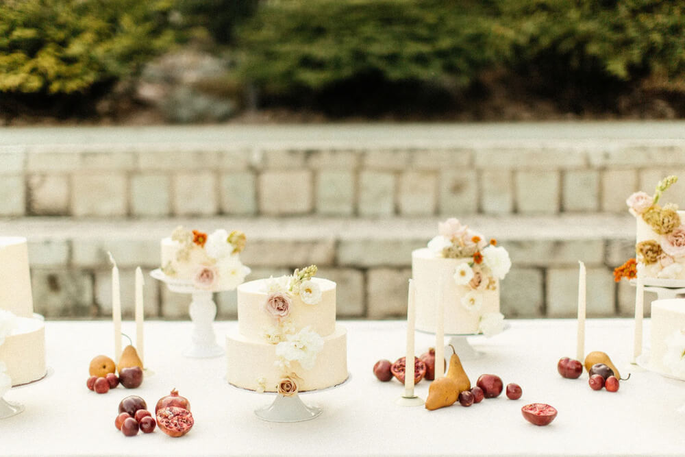 Семь тортов на свадьбу